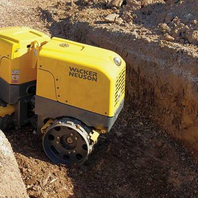 Rolo compactador com controle remoto